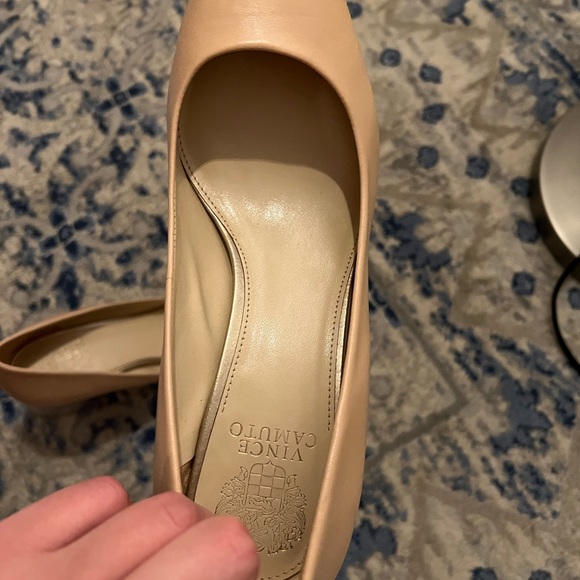Vince Camuto elegant Beige/Nude/Neutral pumps - Picture 8 of 9